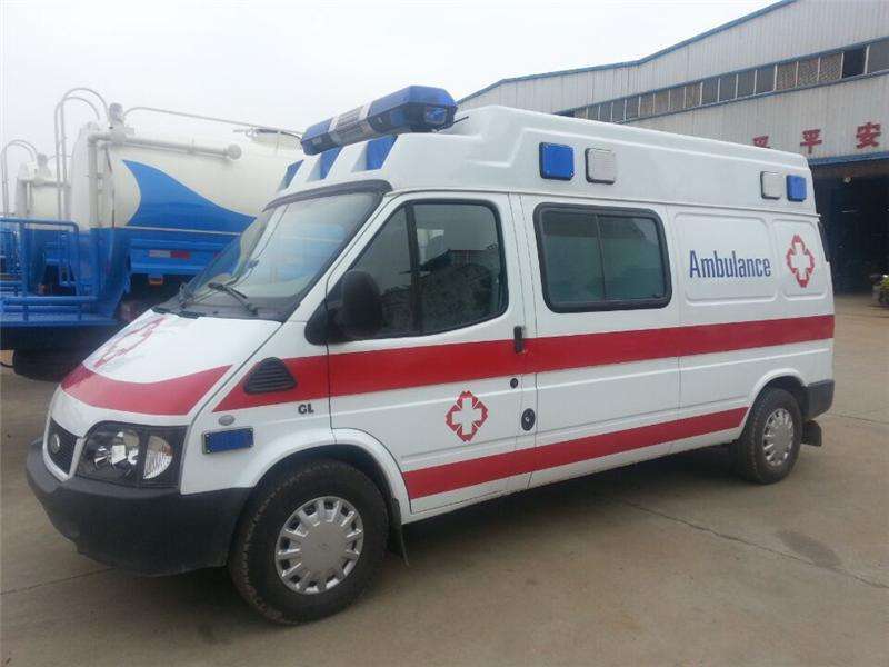 救護(hù)車(chē)和醫(yī)療車(chē)有什么區(qū)別？救護(hù)車(chē)廠家專業(yè)為你解答。01